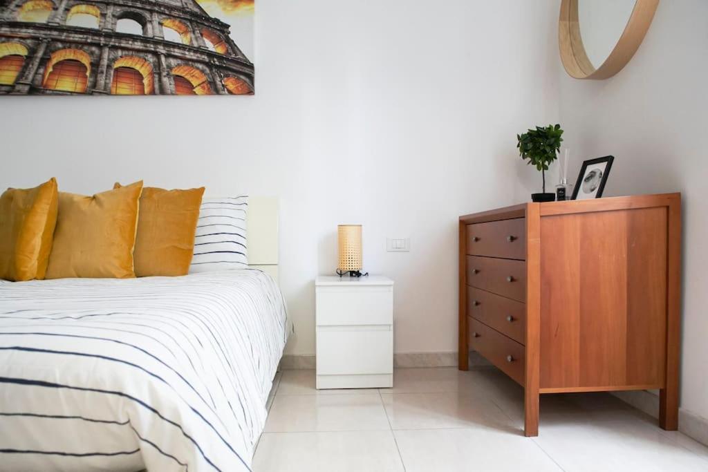 A Comfortable Apartment For You In San Lorenzo Rome Bagian luar foto